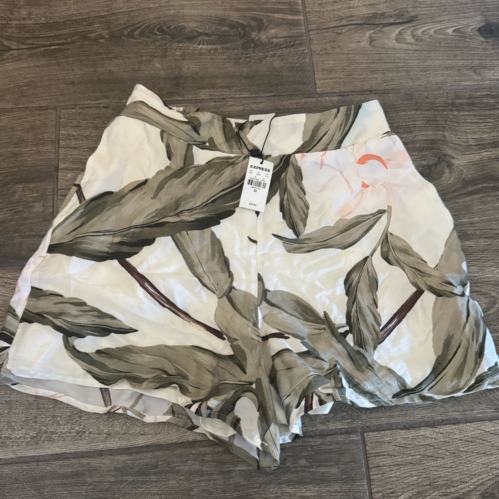 NWT express high waisted shorts - Picture 1 of 5